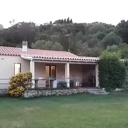 Agriturismo La Valletta * 圣特雷莎加卢拉